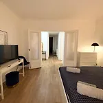 Апартаменты Tour Eiffel ,champs-elysees, Flandrin *