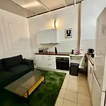 Tour Eiffel ,champs-elysees, Flandrin Apartment *
