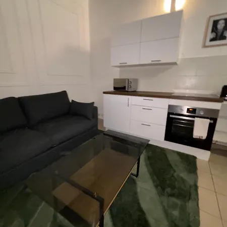 Tour Eiffel ,champs-elysees, Flandrin Paris