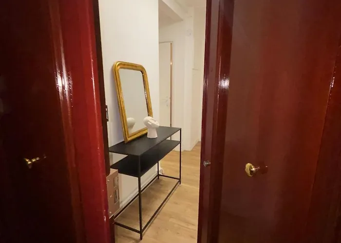 Апартаменты Tour Eiffel ,champs-elysees, Flandrin *