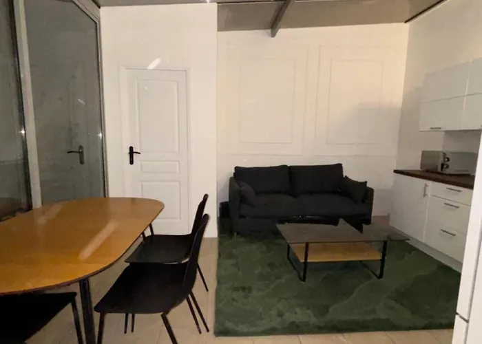 Апартаменты Tour Eiffel ,champs-elysees, Flandrin Париж