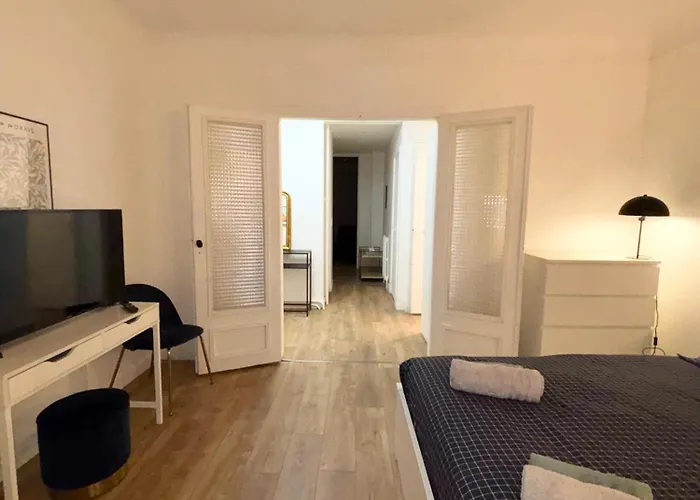 Апартаменты Tour Eiffel ,champs-elysees, Flandrin *