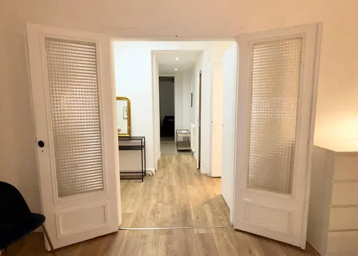 Апартаменты Tour Eiffel ,champs-elysees, Flandrin