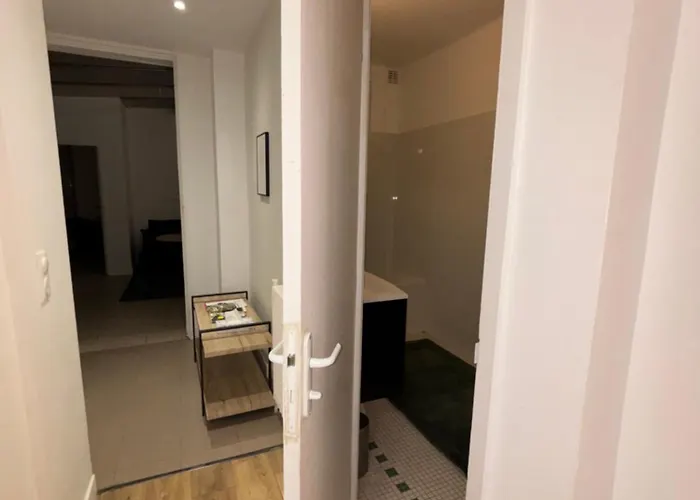 Апартаменты Tour Eiffel ,champs-elysees, Flandrin Париж