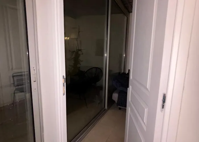 Апартаменты Tour Eiffel ,champs-elysees, Flandrin Париж