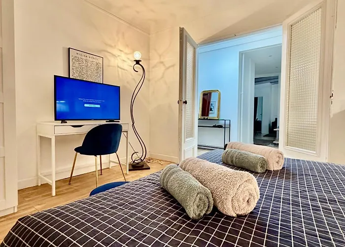 Tour Eiffel ,champs-elysees, Flandrin Апартаменты *